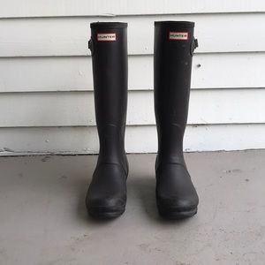 black HUNTER rain boots